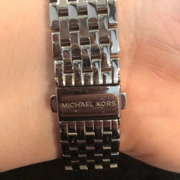 Michael Kors watch - Picture 3 of 3